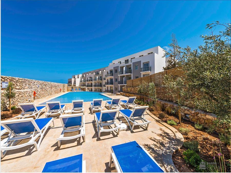 Marsalforn Your Room, Your Apartment, Your Shared Pool מראה חיצוני תמונה