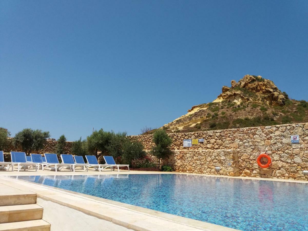 Marsalforn Your Room, Your Apartment, Your Shared Pool מראה חיצוני תמונה